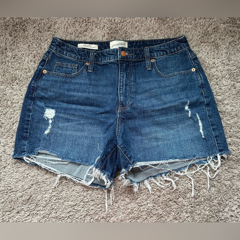 Universal Thread Curvy Vintage Midi Distressed Jean Shorts